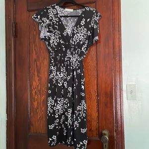 Black and white no wrinkle dress